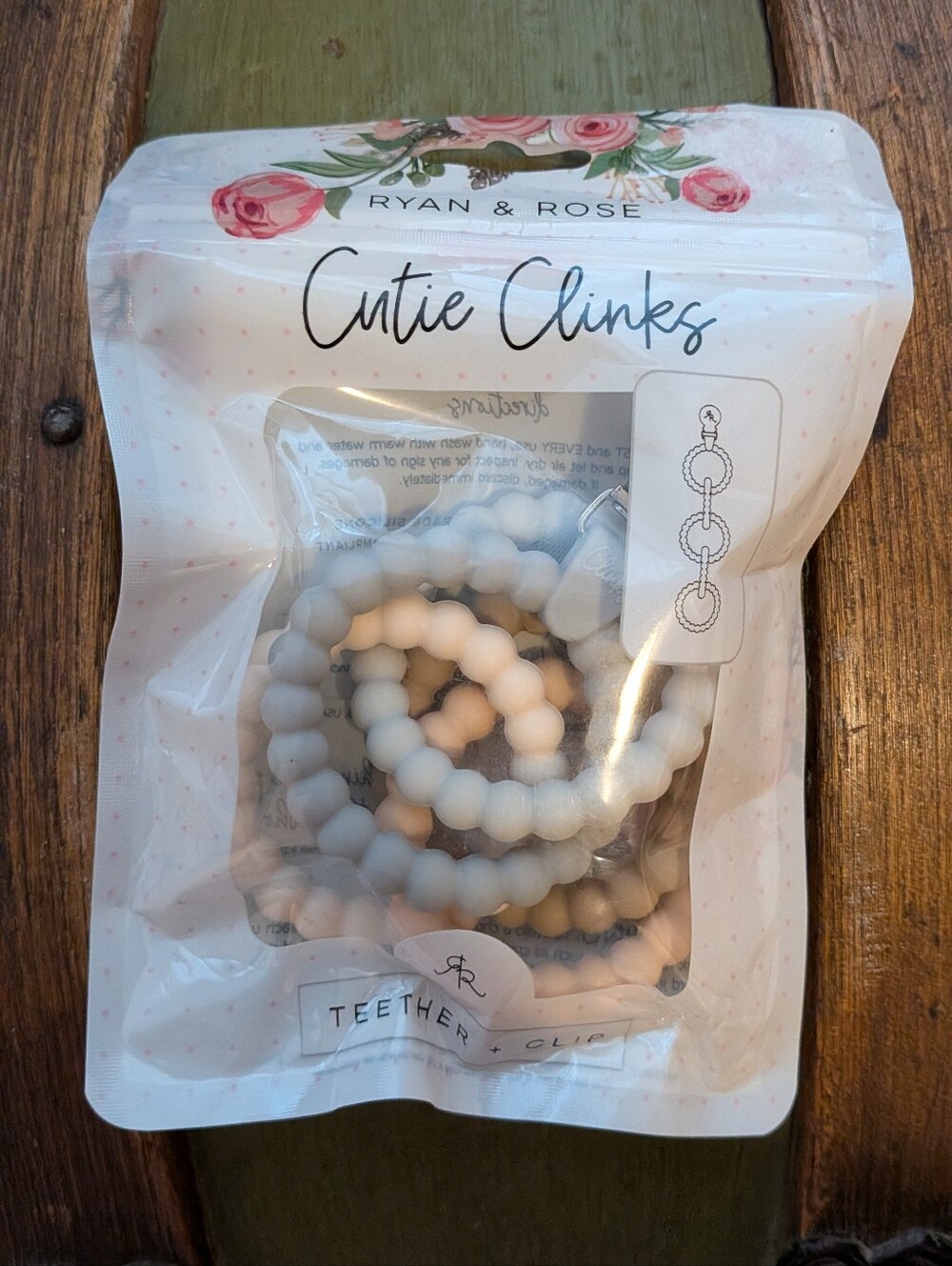 Ryan & Rose Cutie Clinks Neutral Baby Teether Clip NEW